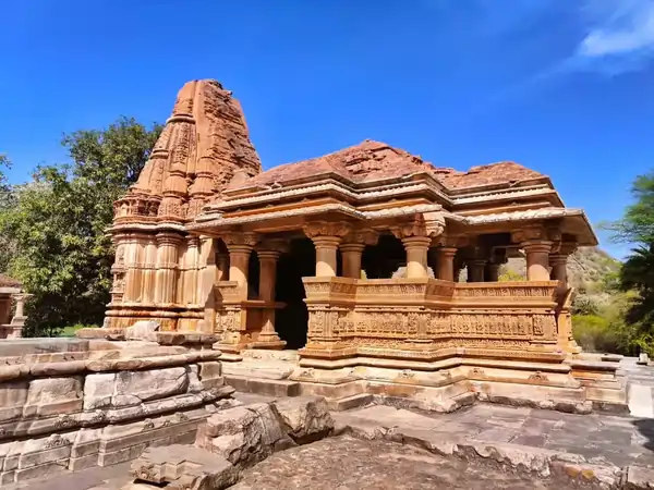 सास-बहू मंदिर उदयपुर (Sas Bahu Temple Udaipur)