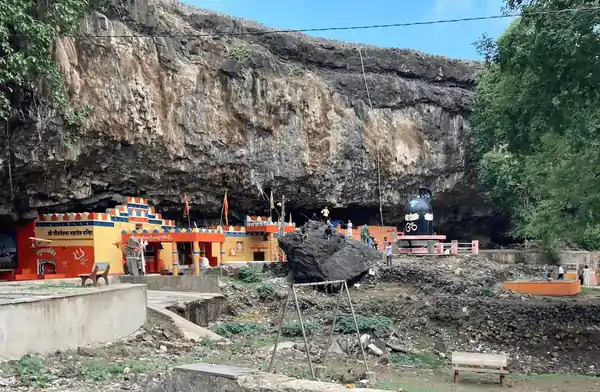 गौतमेश्वर महादेव मंदिर प्रतापगढ़ (Gautameshwar Mahadev Temple Pratapgarh)