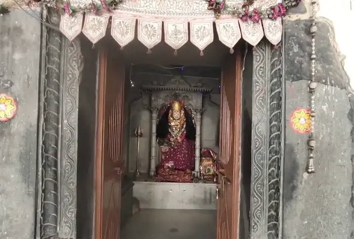रसिया बालम के सामने स्थित कुंवारी कन्या का मंदिर