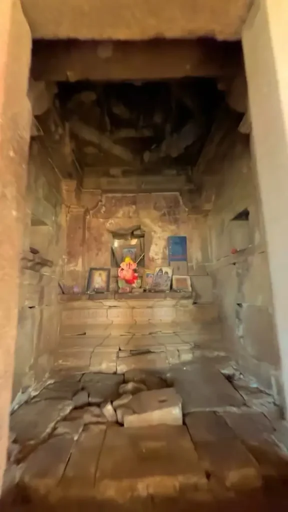 देवका-सूर्य मंदिर का गर्भगृह