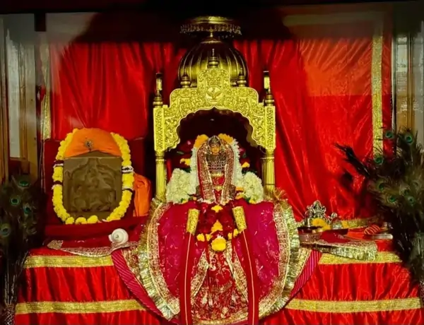 रानी भटियानी मंदिर के गर्भगृह में स्थापित माता रानी भटियानी (माजिसा) की मूर्ति