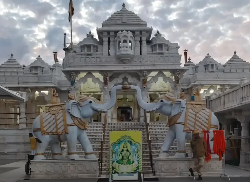श्री नाकोड़ा जी जैन मंदिर बाड़मेर