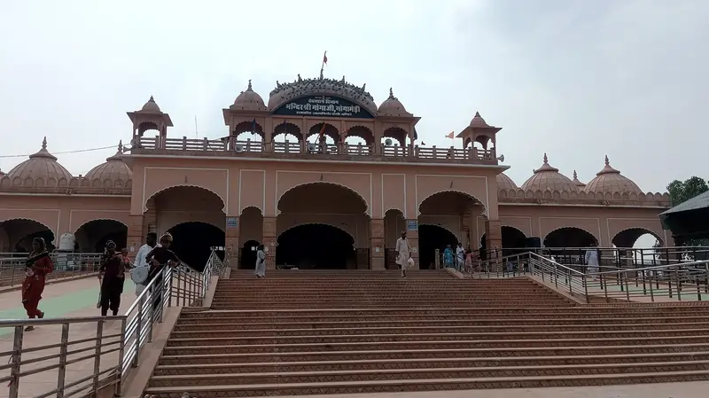गोगाजी मंदिर गोगामेड़ी हनुमानगढ़ (Gogaji Temple Gogamedi Hanumangarh)