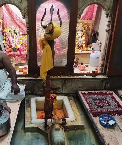 बंशीवाला मंदिर नागौर में 30 से 50 नीचे स्थित पातालेश्वर महादेव