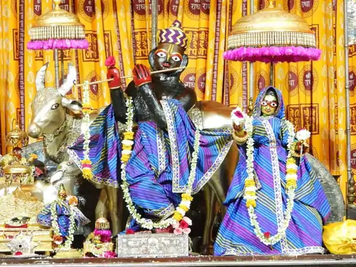गोविंद देवजी मंदिर जयपुर के गर्भगृह में स्थापित गोविंद देवजी का विग्रह (मूर्ति)
