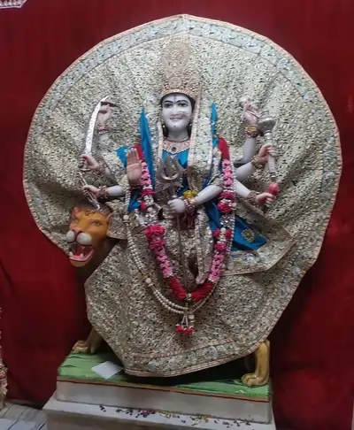 पंचदेव मंदिर झुंझुनू के स्थापित देवी दुर्गा की प्रतिमा