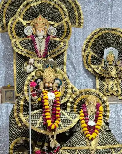 जगत शिरोमणि मंदिर के मुख्य गर्भगृह में स्थापित प्रतिमा